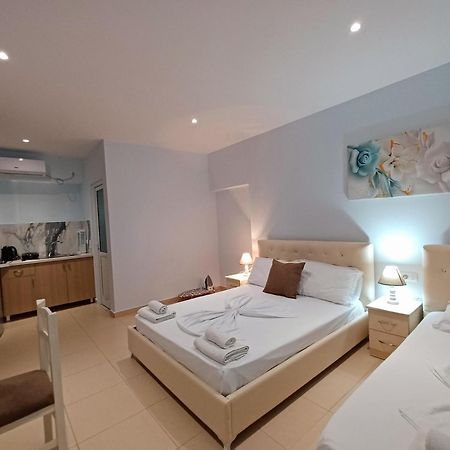 Arileo Hotel Himare Buitenkant foto
