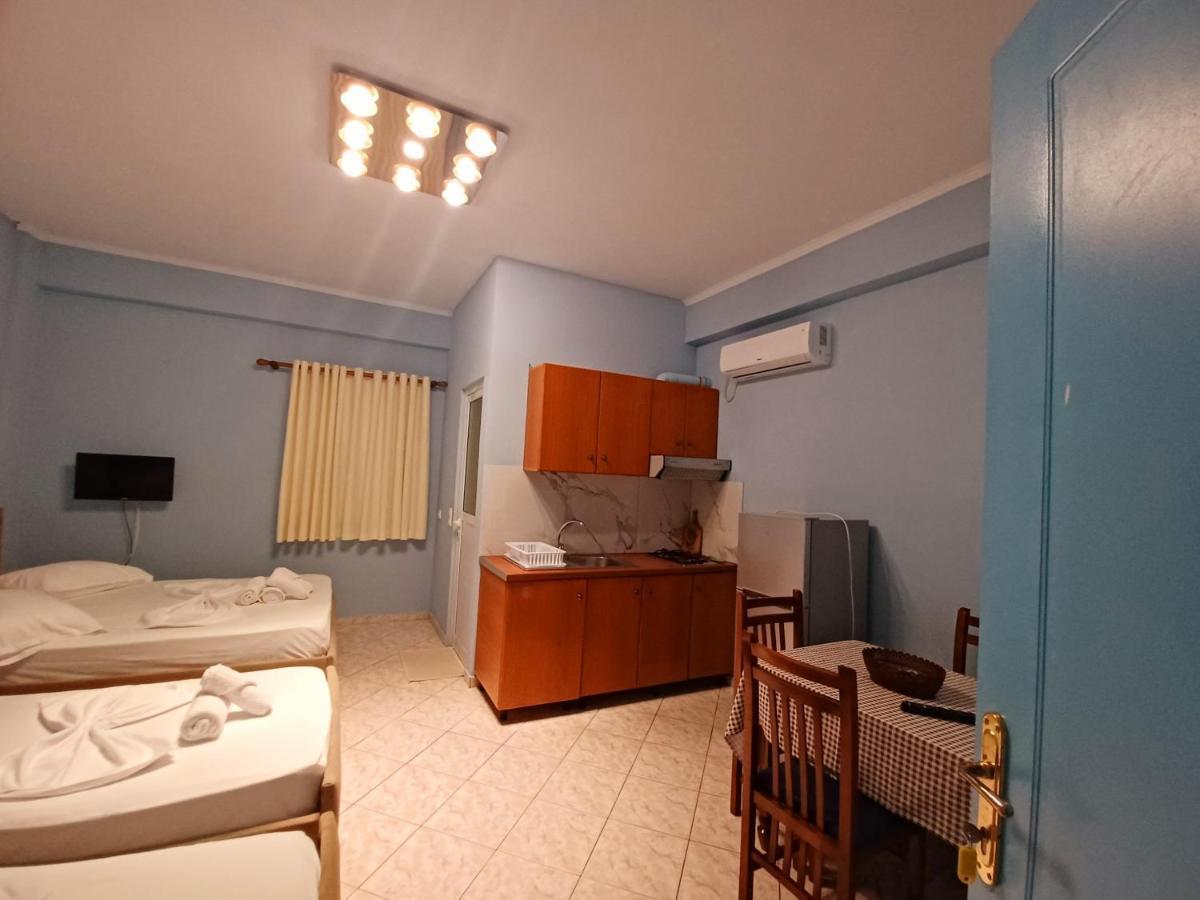 Arileo Hotel Himare Buitenkant foto