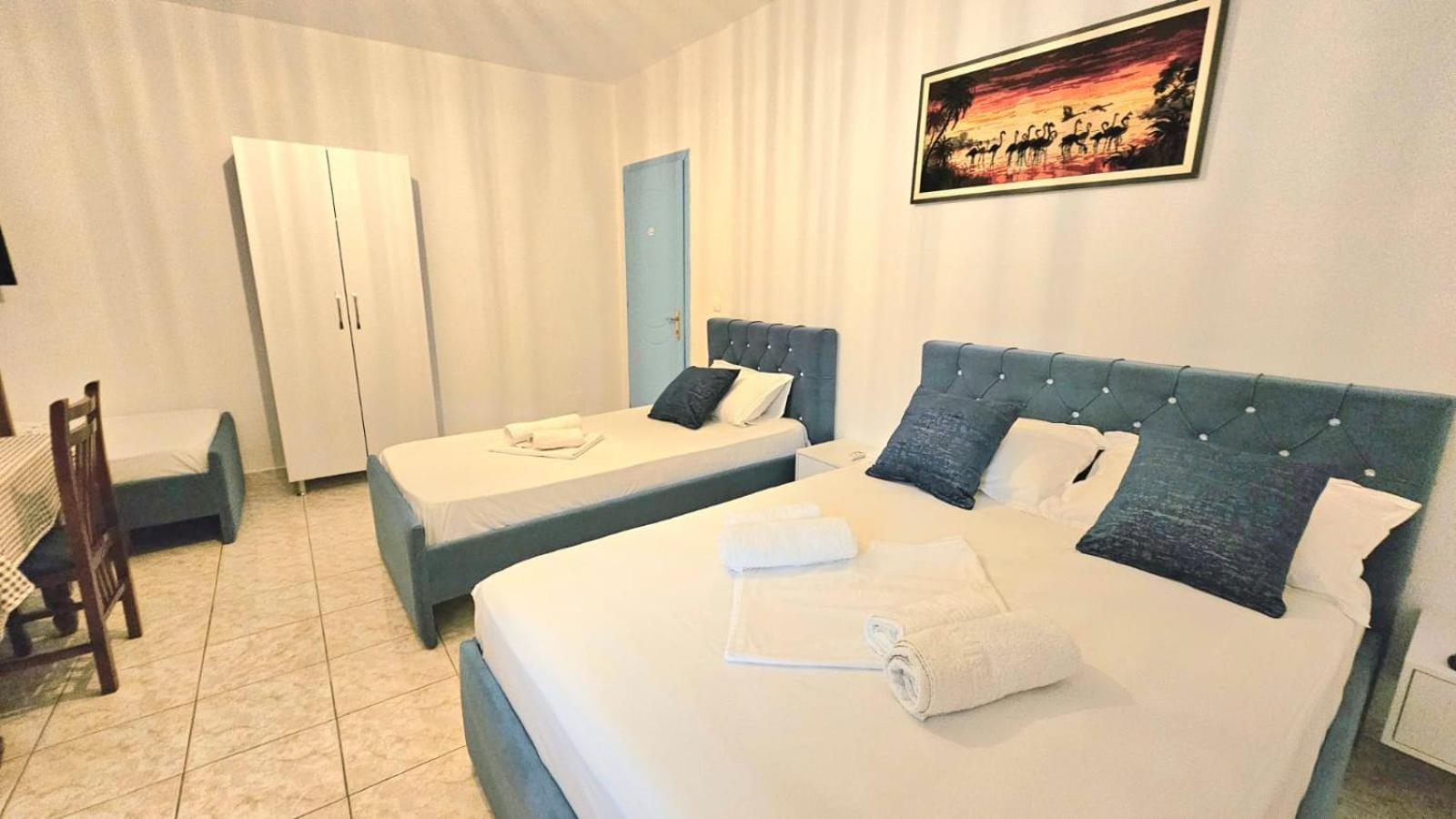Arileo Hotel Himare Buitenkant foto