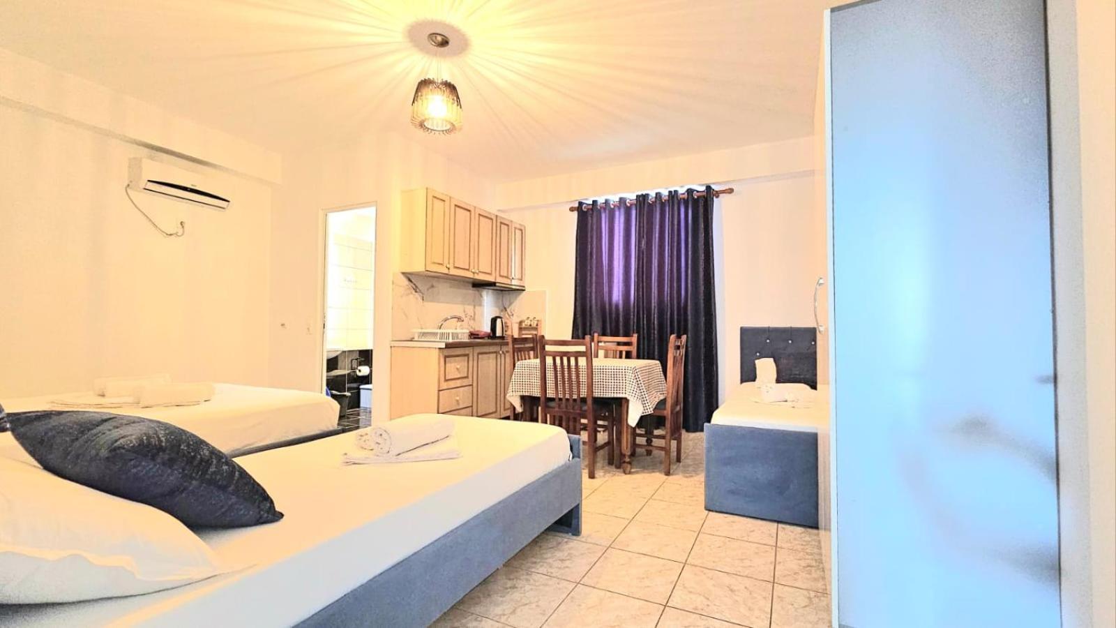 Arileo Hotel Himare Buitenkant foto