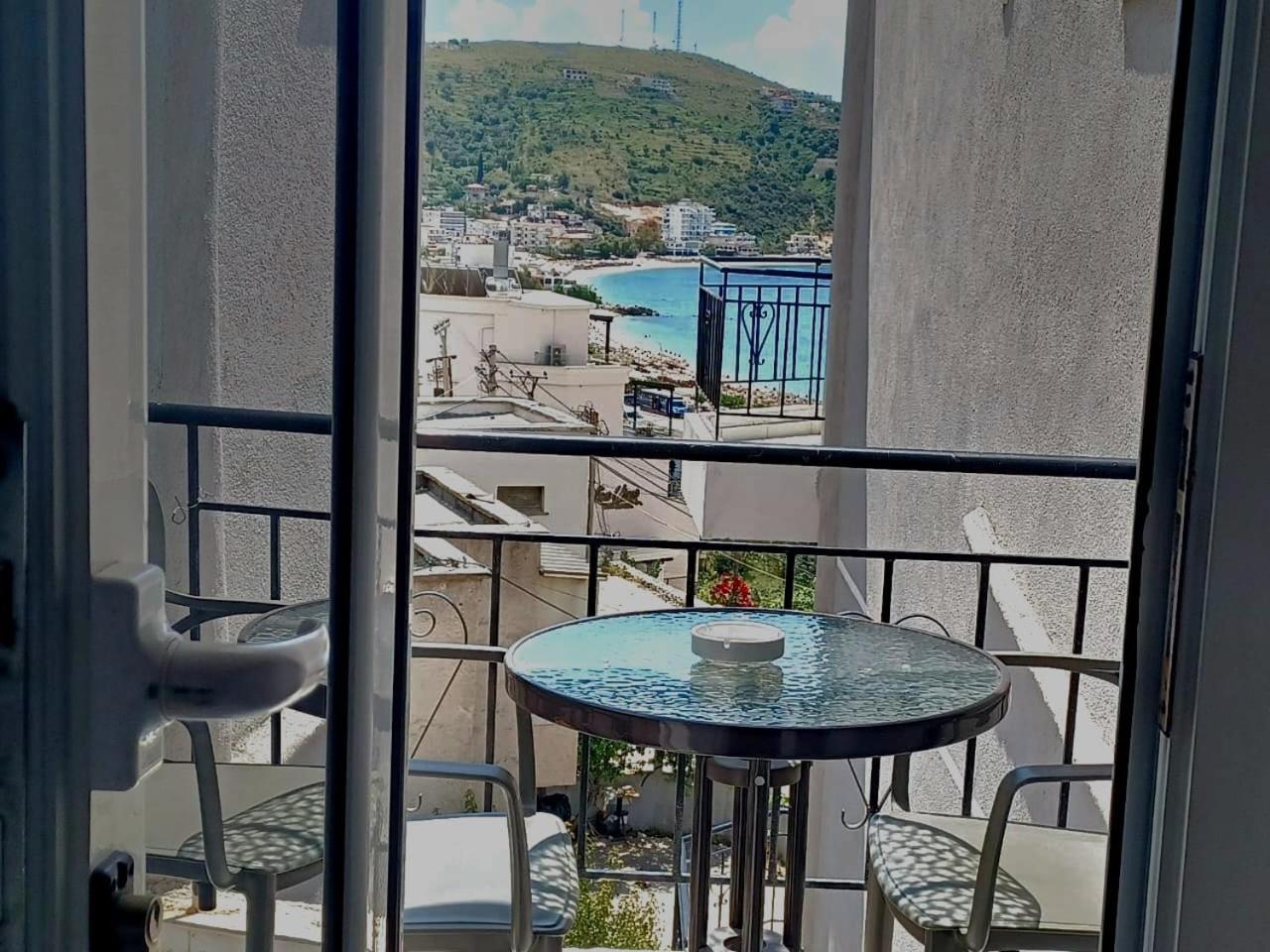 Arileo Hotel Himare Buitenkant foto